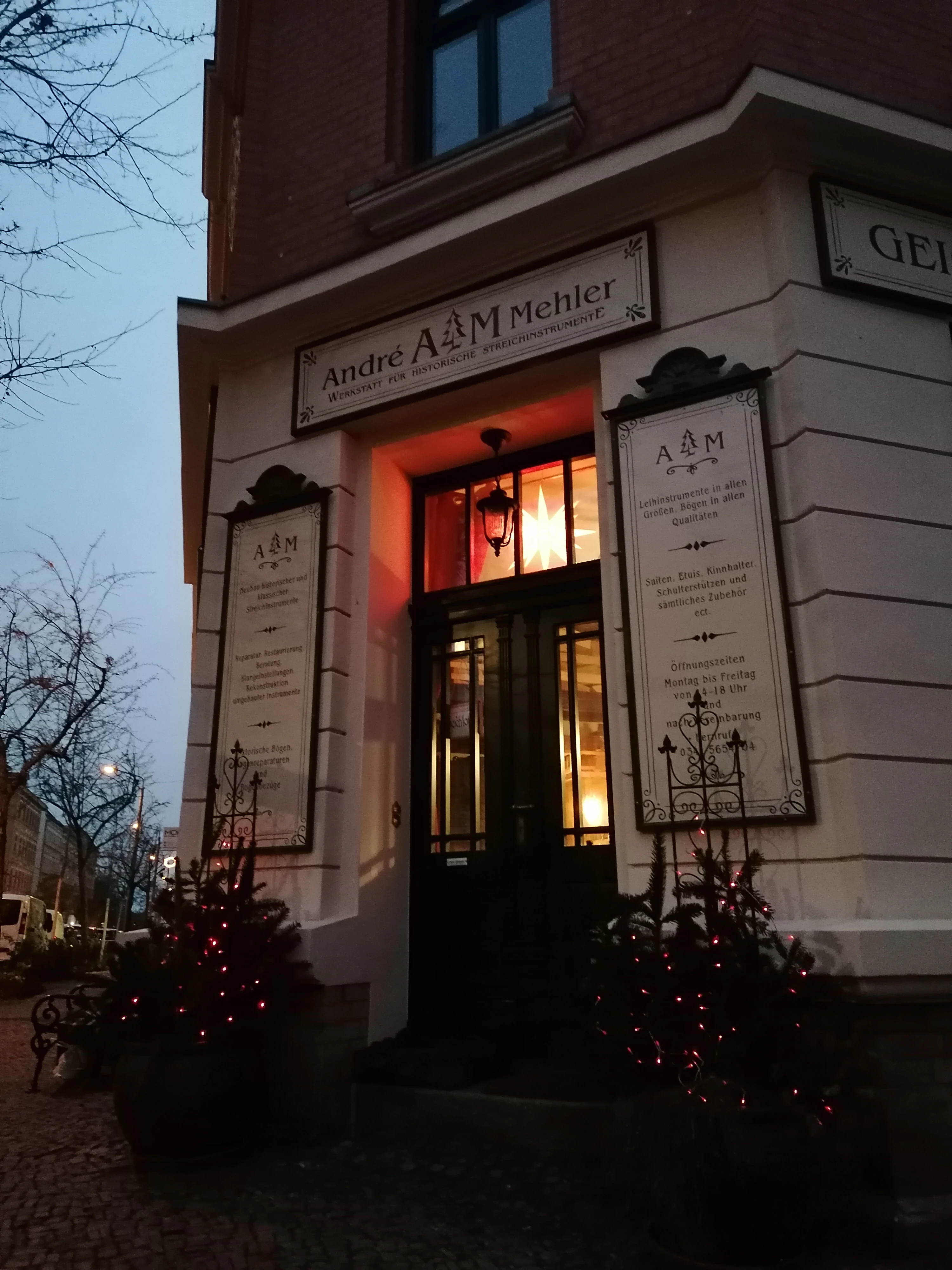 Geigenbauarbeiten in der Werkstatt von André Mehler, Leipzig